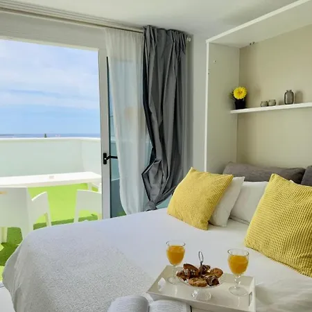 Luxury Sea View Penthouse, Hortensia Apartments, Cristianos, Tenerife 아파트 로스크리스티아노스